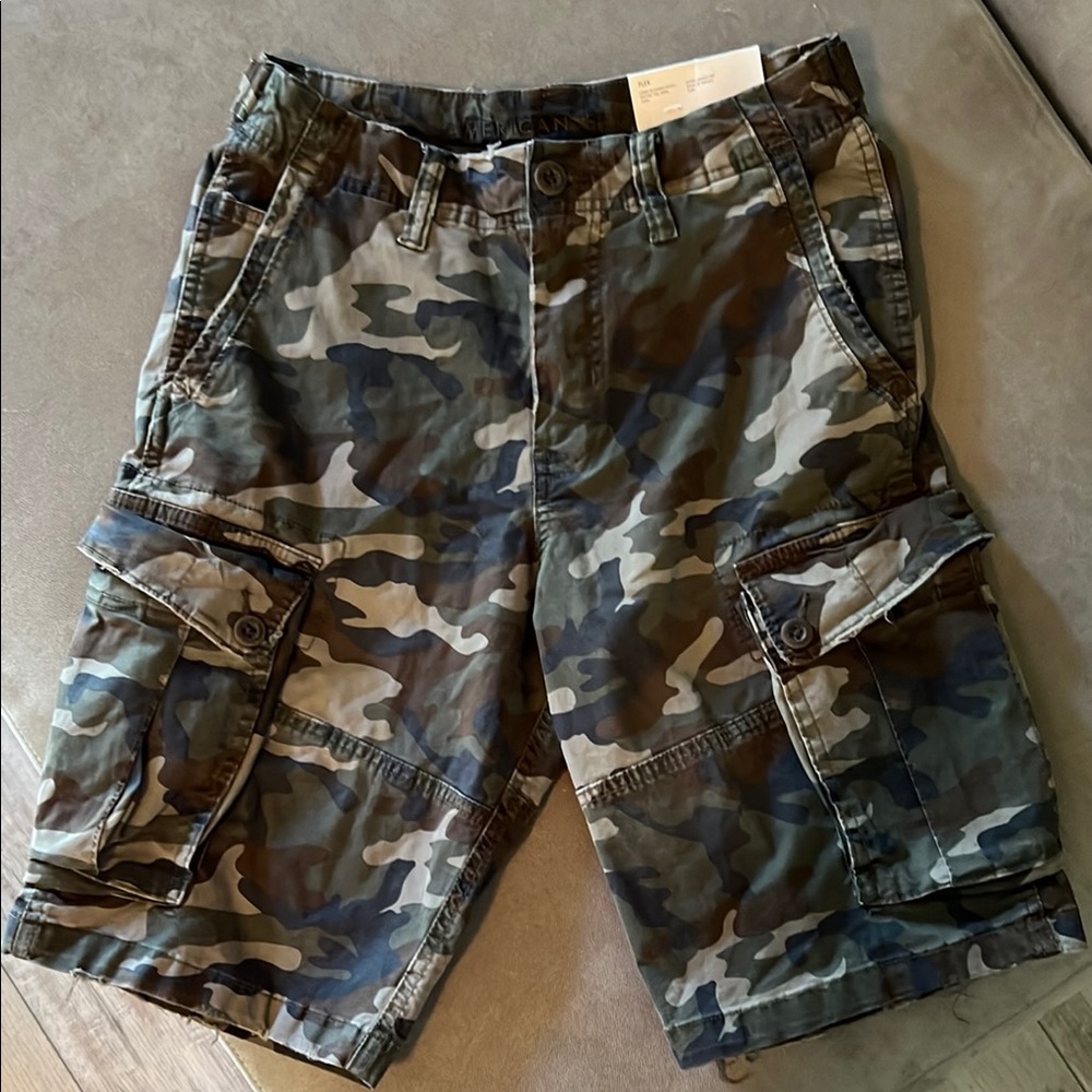 American Eagle Outfitters Camo Lived In Below the Knee Cargo Shorts